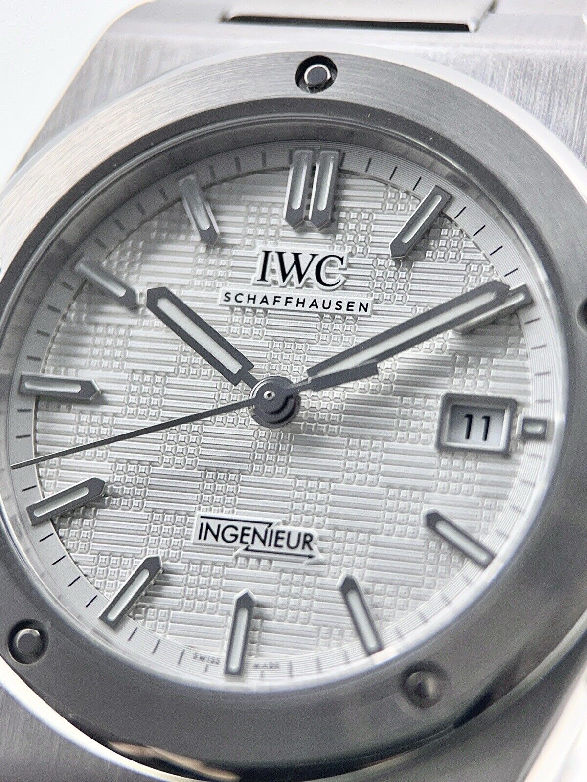 2023 NEW IWC Ingenieur Steel White 40mm Automatic Men’s Watch IW328902 - B/P