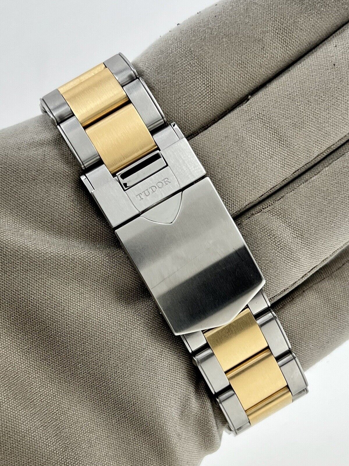 2022 Tudor Black Bay Chronograph S&G 41MM Two Tone Watch 79363N - Box/Papers