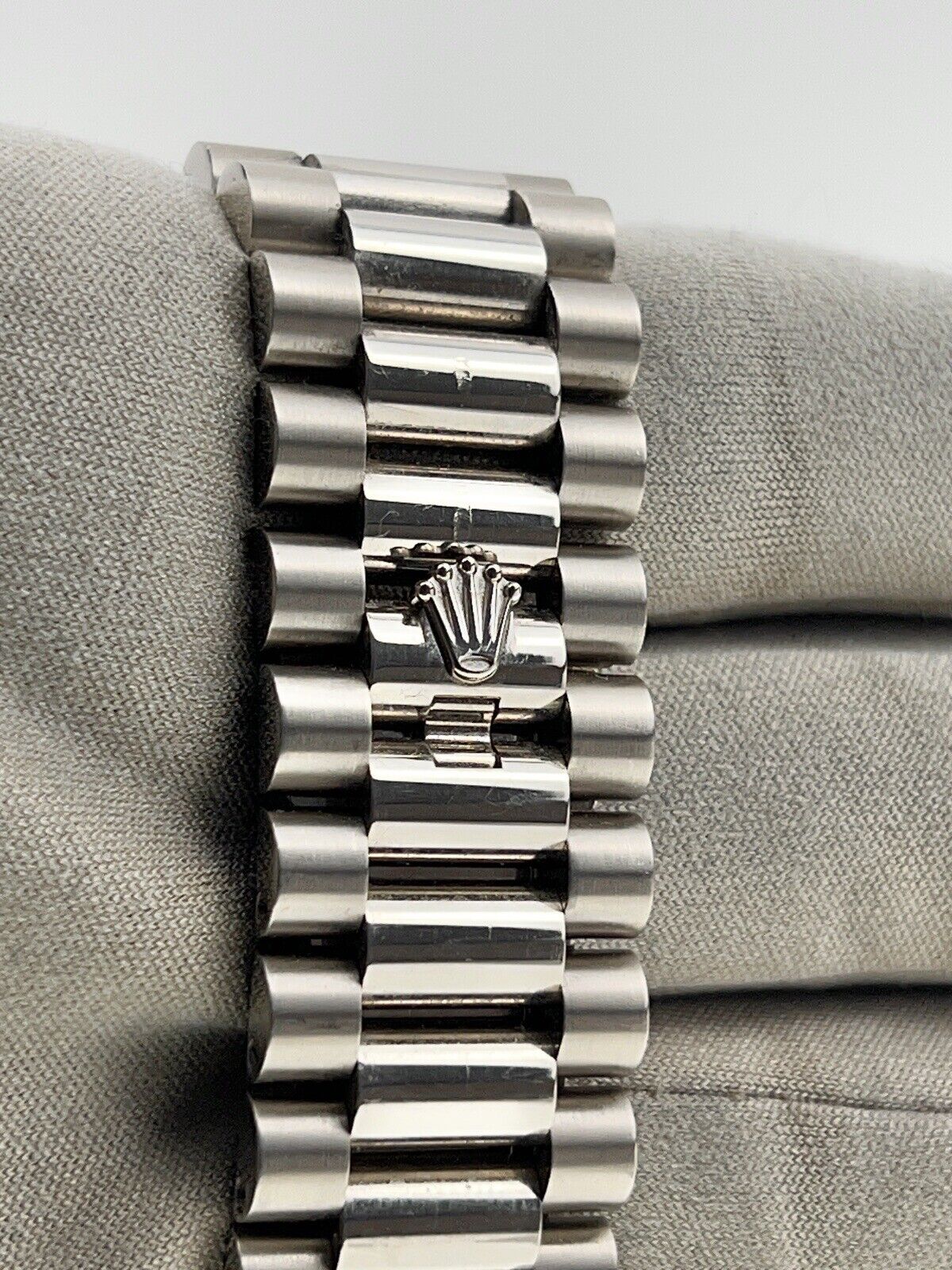 2022 Rolex Day Date 18k White Gold Olive Dial 40mm Automatic Men’s Watch 228239