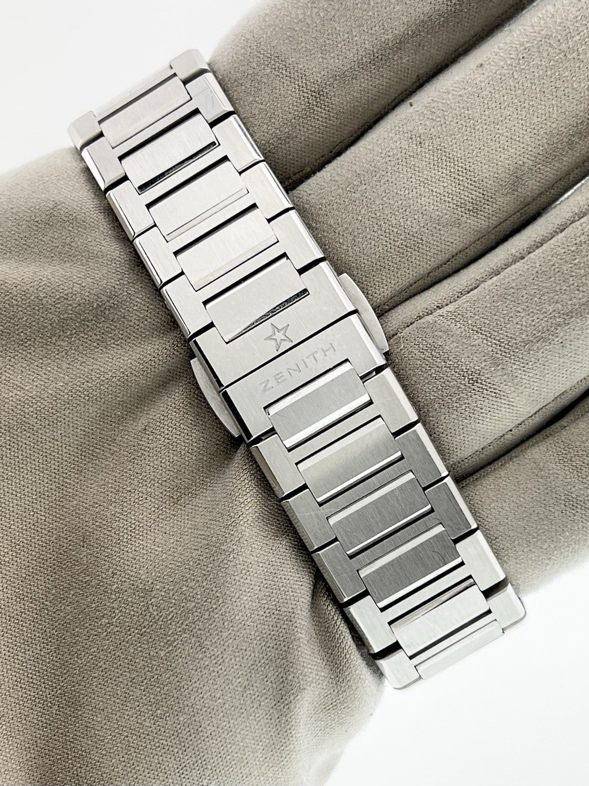 Zenith Defy Skyline Stainless Steel Blue Dial 42mm Automatic Men’s 03.9500.3600