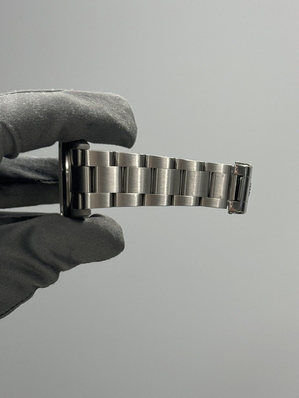 2005 Rolex Explorer I 114270 Men's Automatic 36mm Steel Black Dial Watch