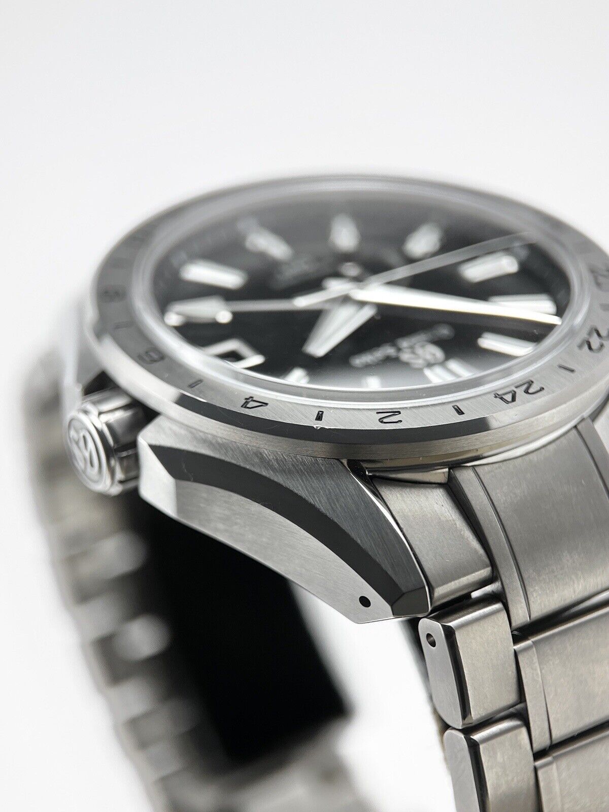 2022 Grand Seiko Evolution 9 Collection GMT Automatic Mens Watch SBGE283 41mm