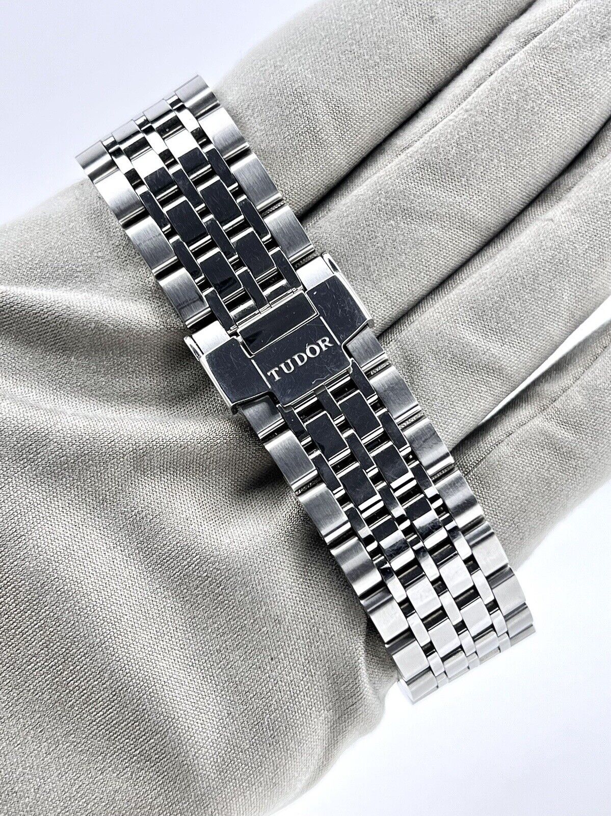 2022 Tudor 1926 39mm Silver Dial M91550-0001 Automatic Watch B&P