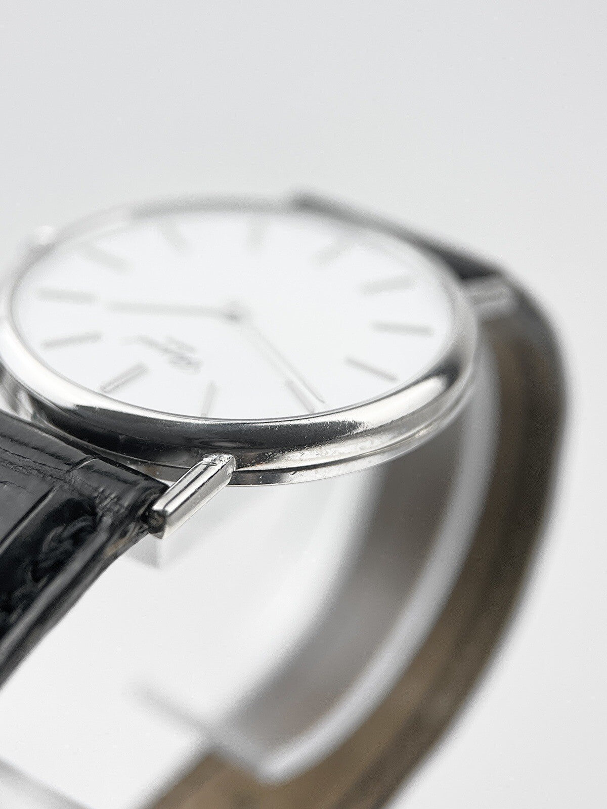Chopard Classic 1091 18k White Gold White Dial Quartz Watch 32MM