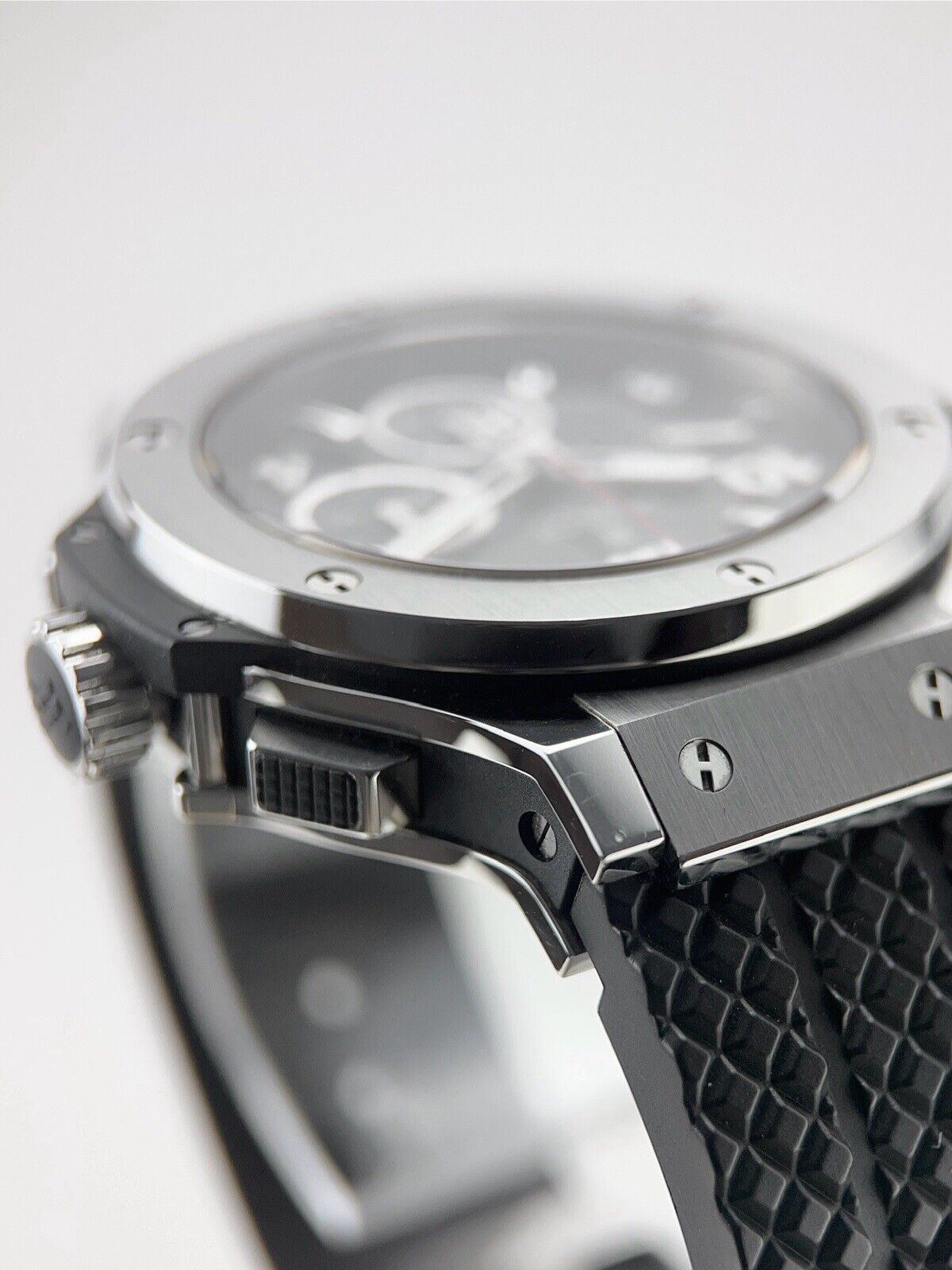 2015 Hublot Big Bang Steel 44mm Automatic Men’s Watch 301.SX.130.RX - B/P