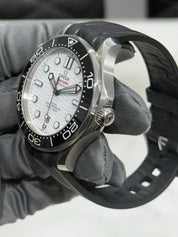 2021 Omega Seamaster Diver Steel White Dial Auto 42mm Watch 210.32.42.20.04.001