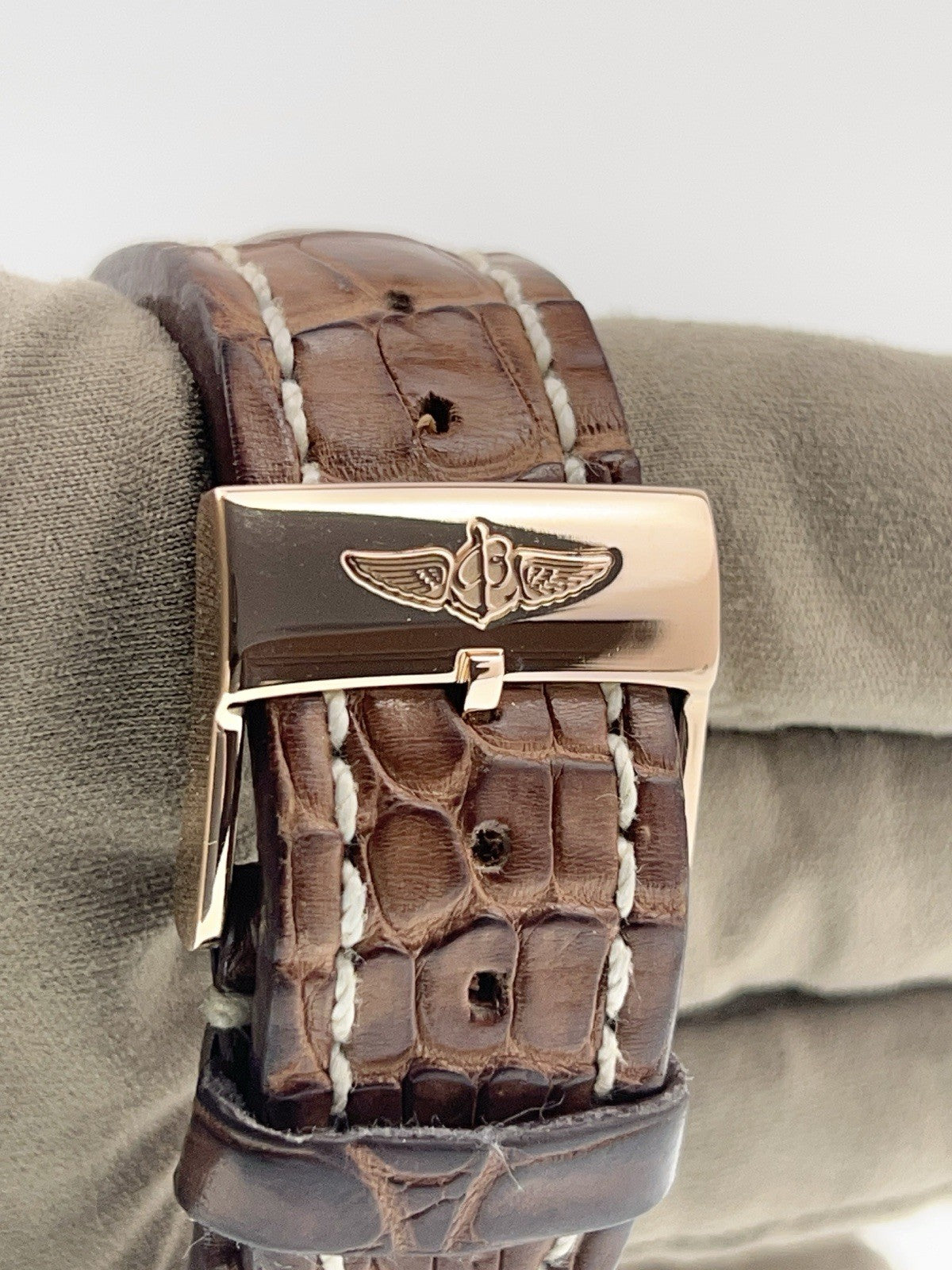 Breitling Bentley Mark VI 18k Rose Gold R26362
