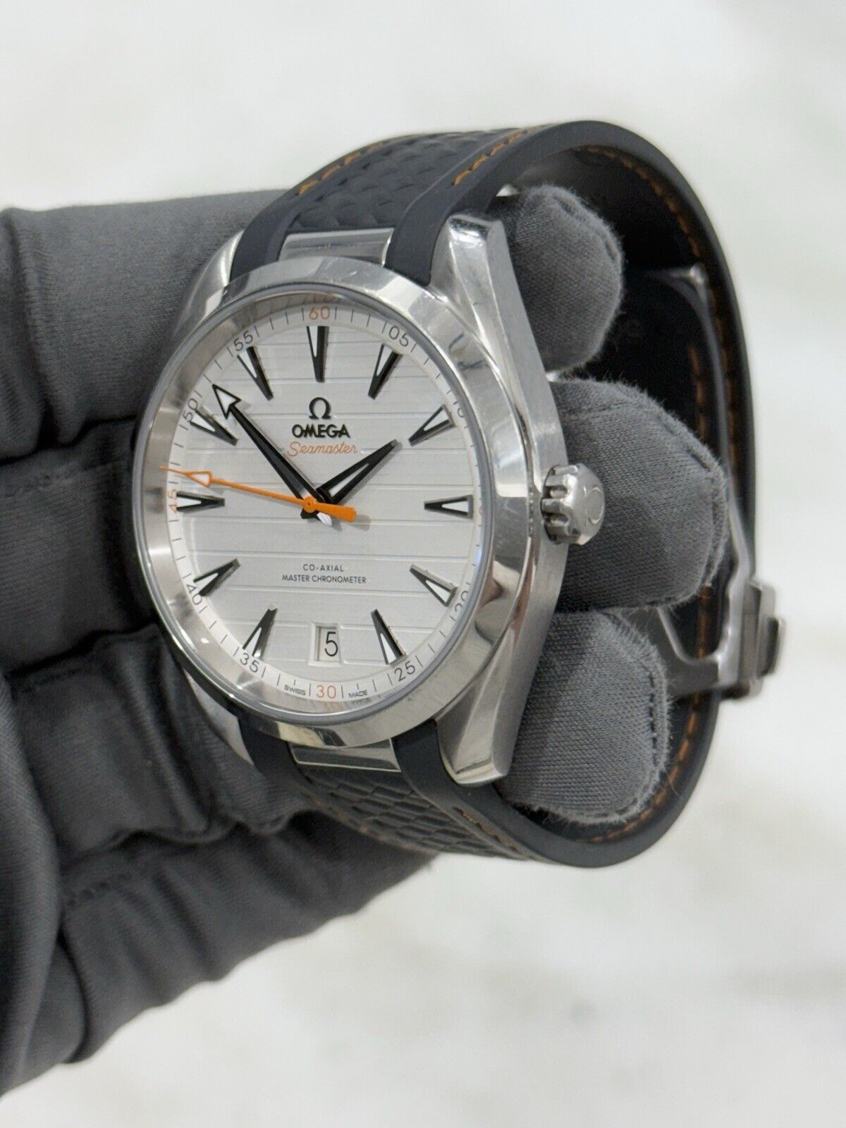 2021 Omega Seamaster Aqua Terra Automatic Rubber Watch 220.12.41.21.02.002 - B/P