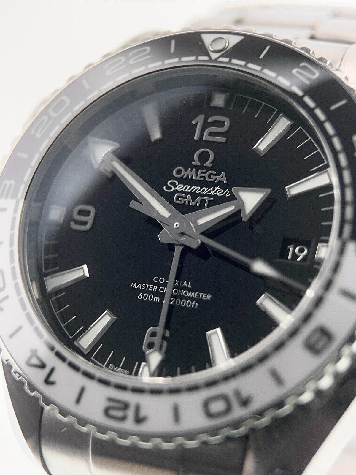 2022 Omega Seamaster Planet Ocean Oreo Bezel 44mm Automatic 215.33.44.22.01.001