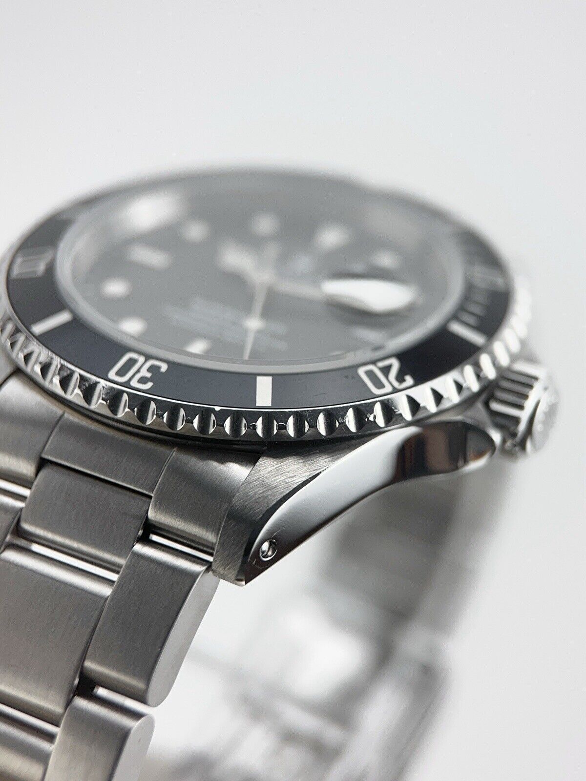 1996 Rolex Submariner Date Steel Black Dial 40mm Automatic Men’s Watch 16610