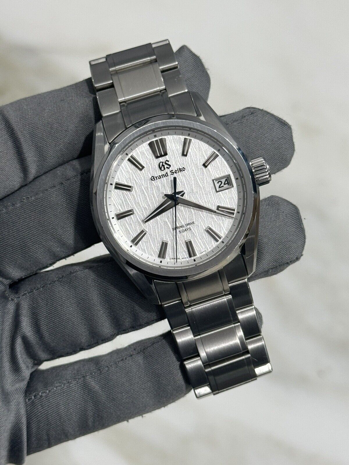 2022 Grand Seiko Evolution 9 White Birch Collection  SLGA009 Silver Dial 40mm