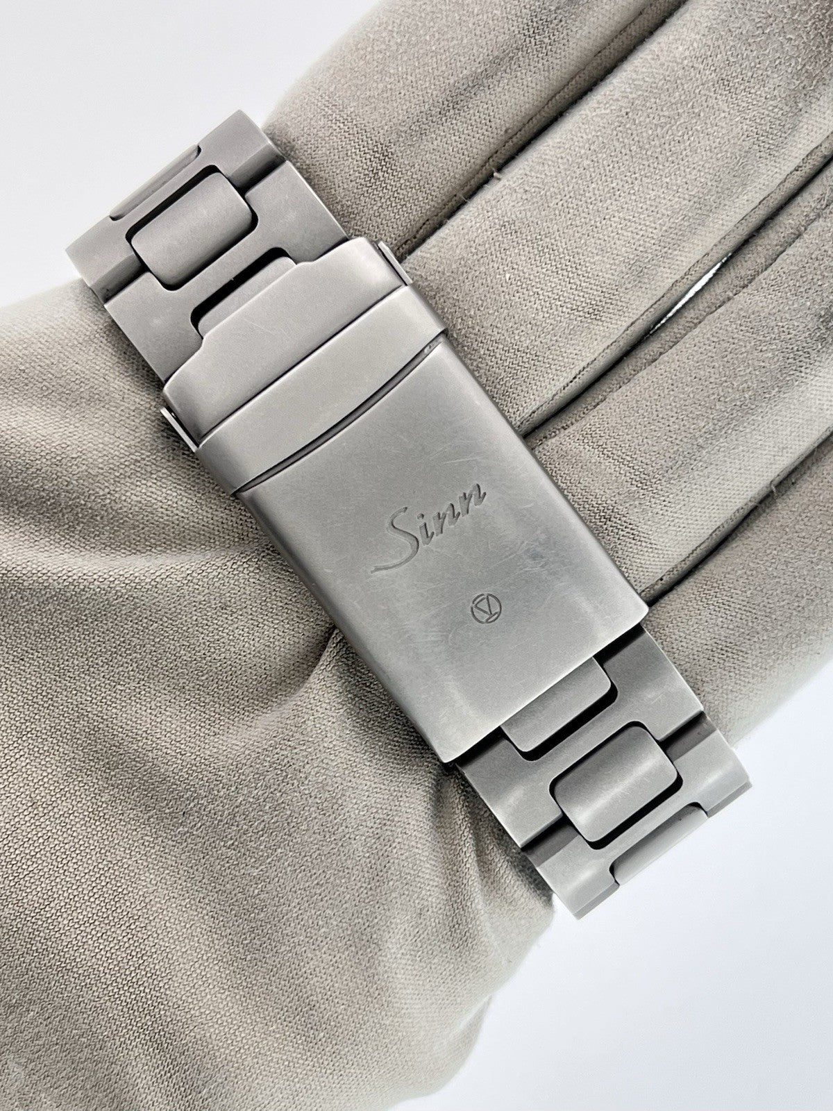 Steel Quartz 2022 Sinn UX EZM 2B