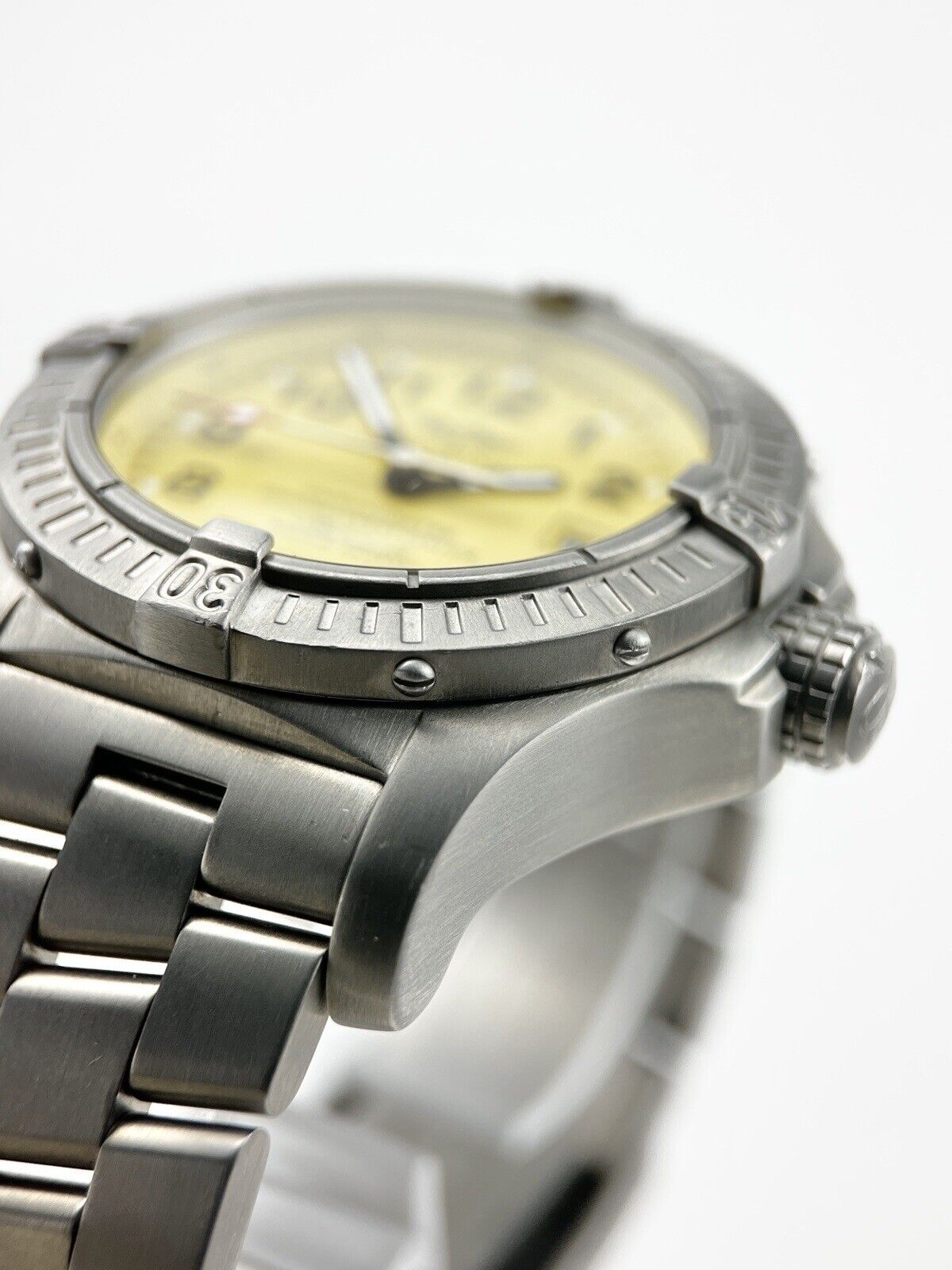 Breitling Avenger Seawolf Automatic Yellow Dial Full Titanium Watch E17370