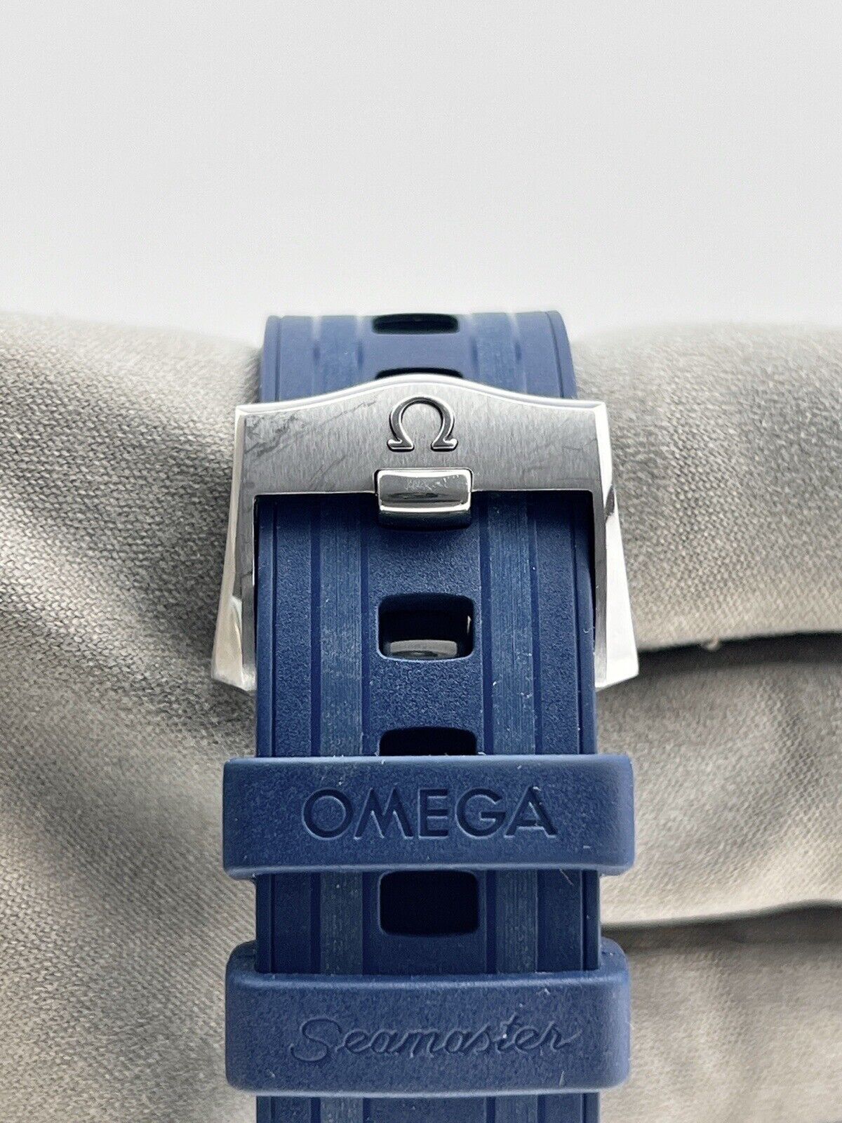 2022 Omega Seamaster 300m Blue Grey Wave Dial 42mm 210.32.42.20.06.001  - B/P