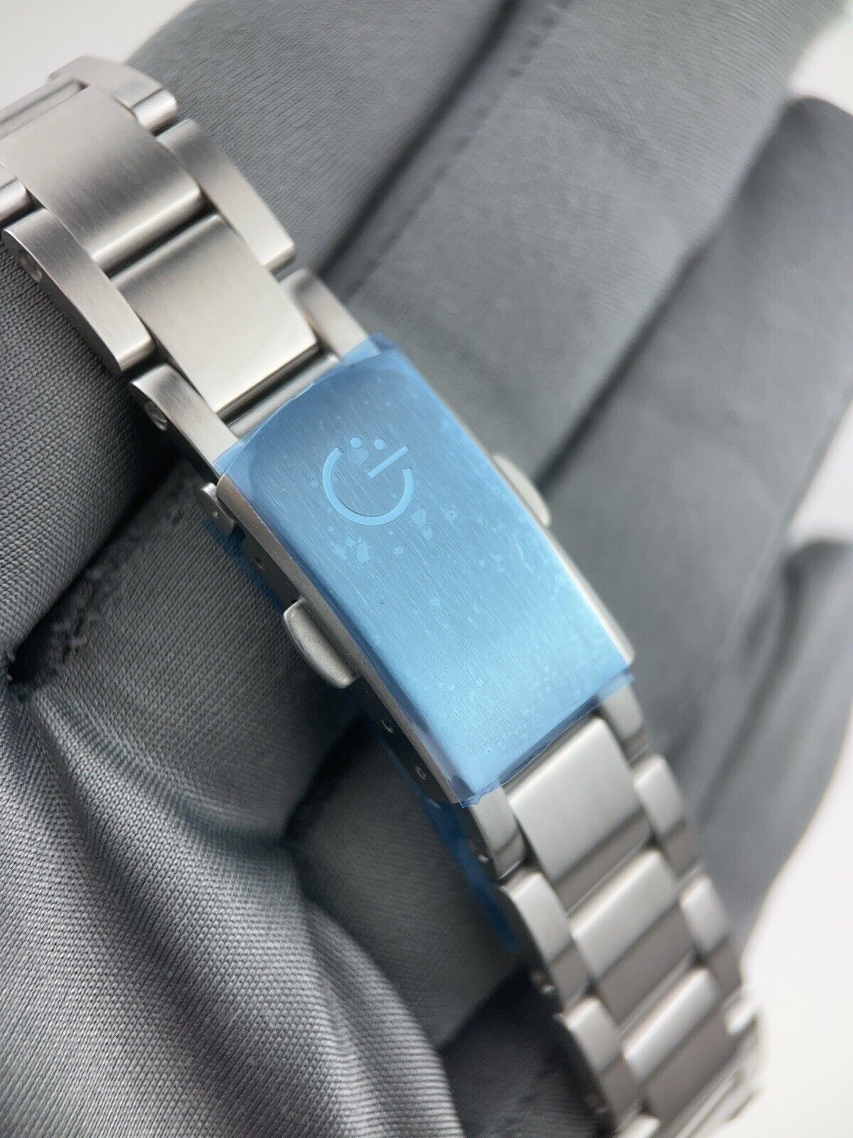 2023 Gevril Tribeca ‘Paul Newman’ Chronograph White Dial Limited Edition B/P