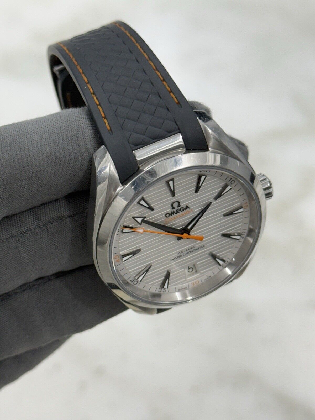 2021 Omega Seamaster Aqua Terra Automatic Rubber Watch 220.12.41.21.02.002 - B/P