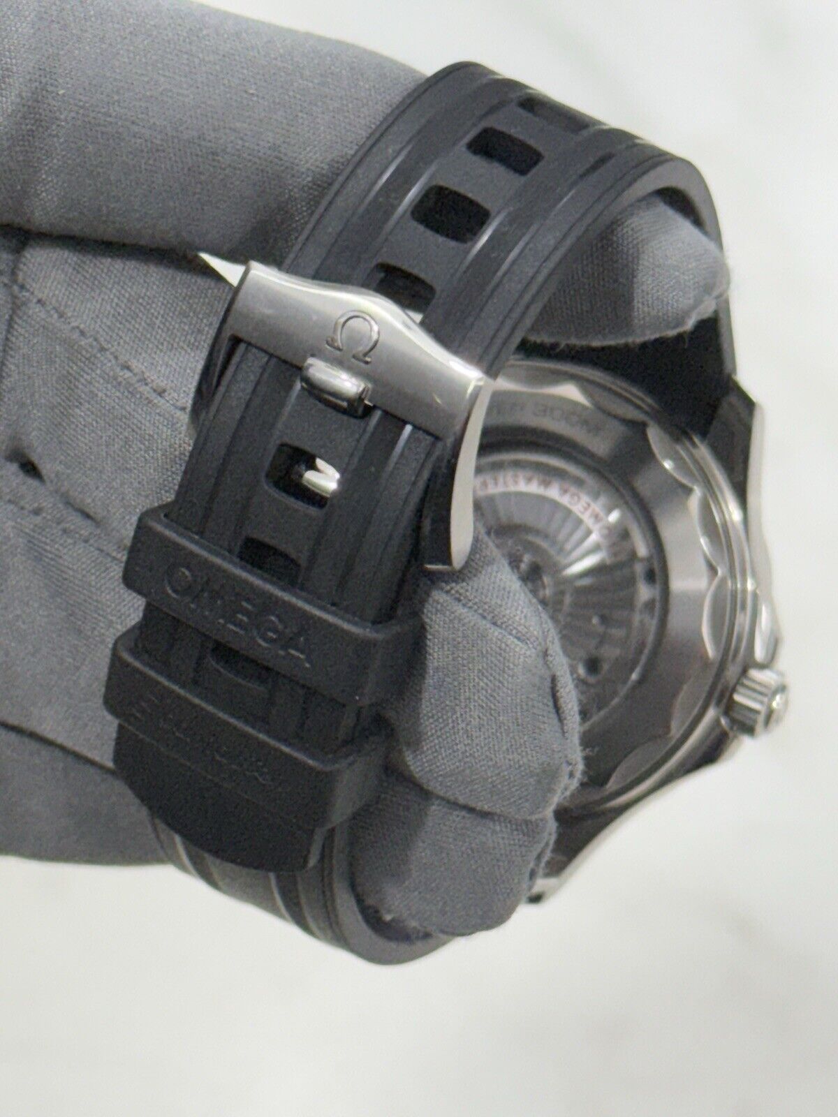 2021 Omega Seamaster Diver Steel White Dial Auto 42mm Watch 210.32.42.20.04.001