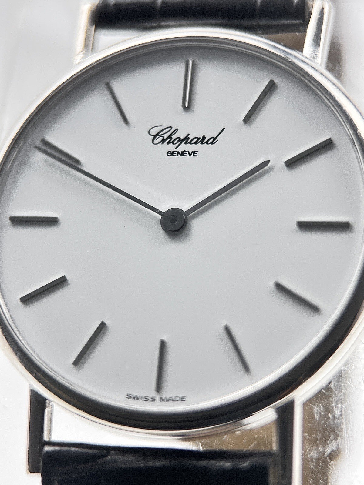 Chopard Classic 1091 18k White Gold White Dial Quartz Watch 32MM