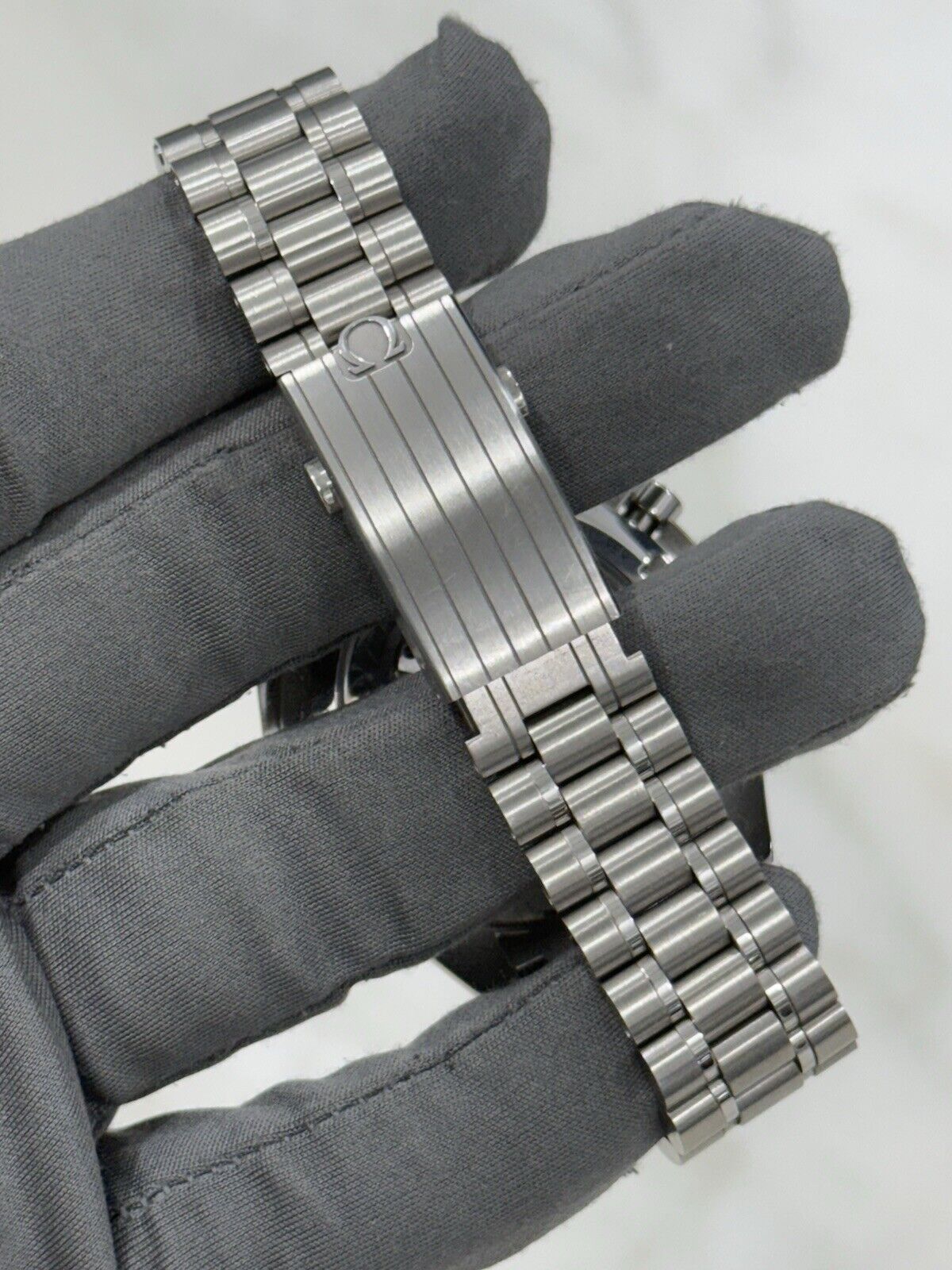 2022 Omega Speedmaster Moonwatch 42mm Sapphire Watch 310.30.42.50.01.002