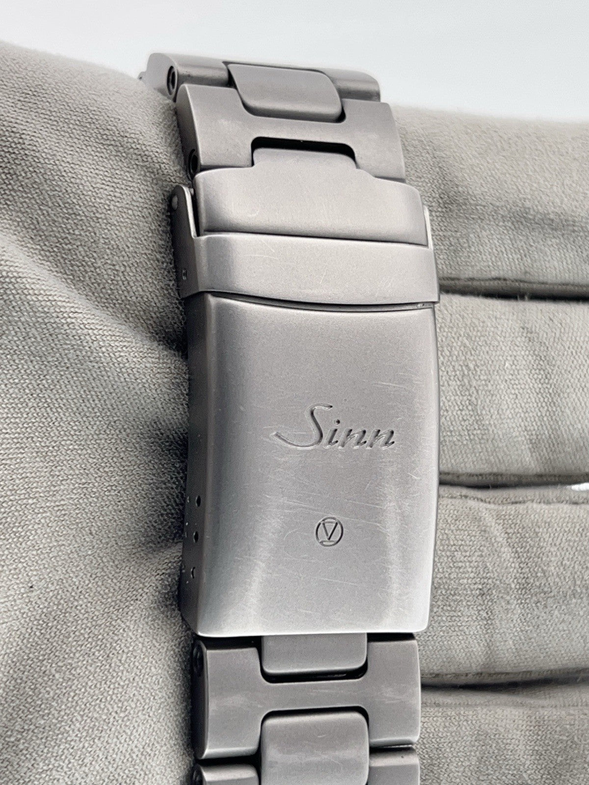 Steel Quartz 2022 Sinn UX EZM 2B