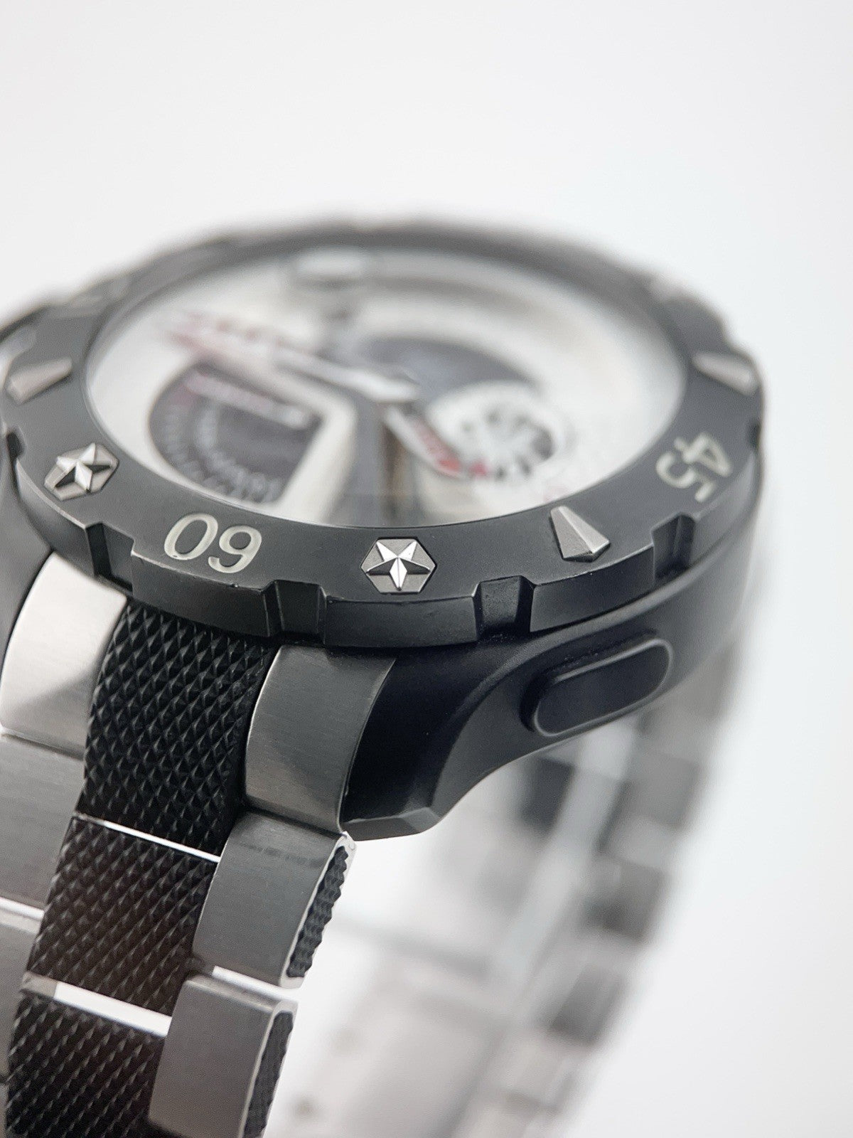 Zenith Defy Extreme Titanium Silver Dial 43mm Automatic Men's Watch 96.0515.685