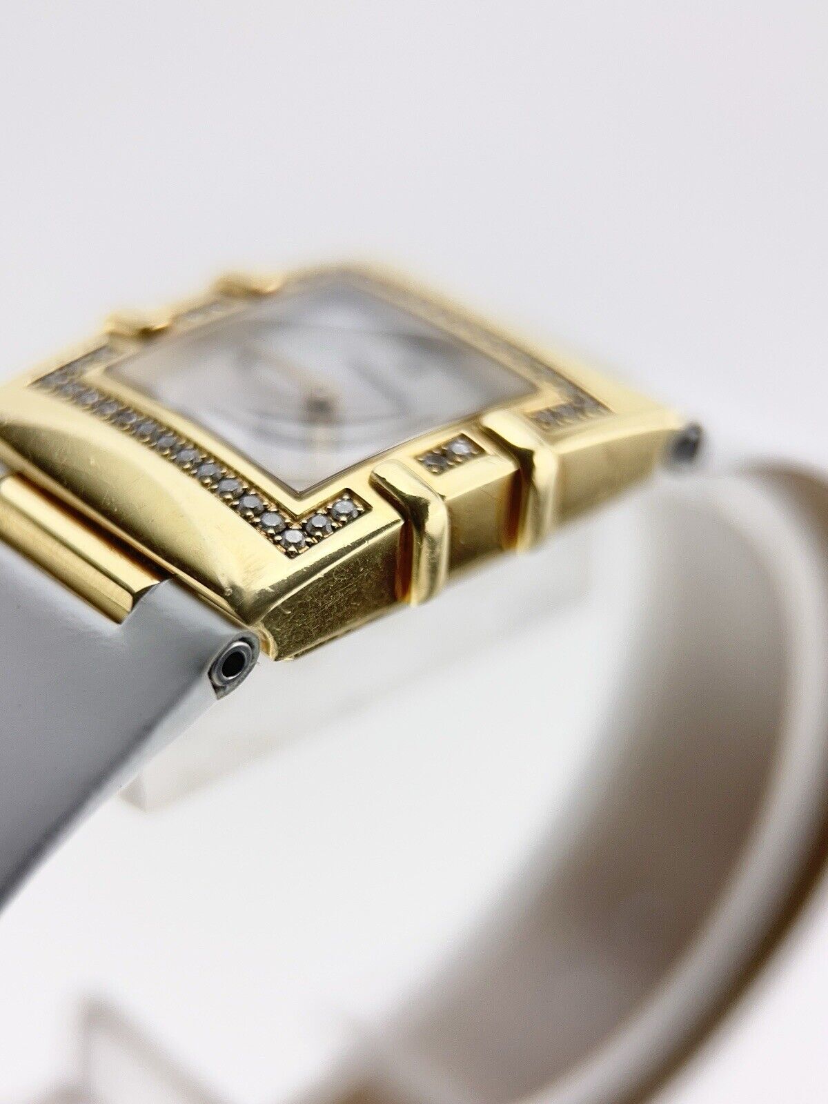 Omega Constellation 18k Yellow Gold Mother Of Pearl Dial Quartz Women’s Watch