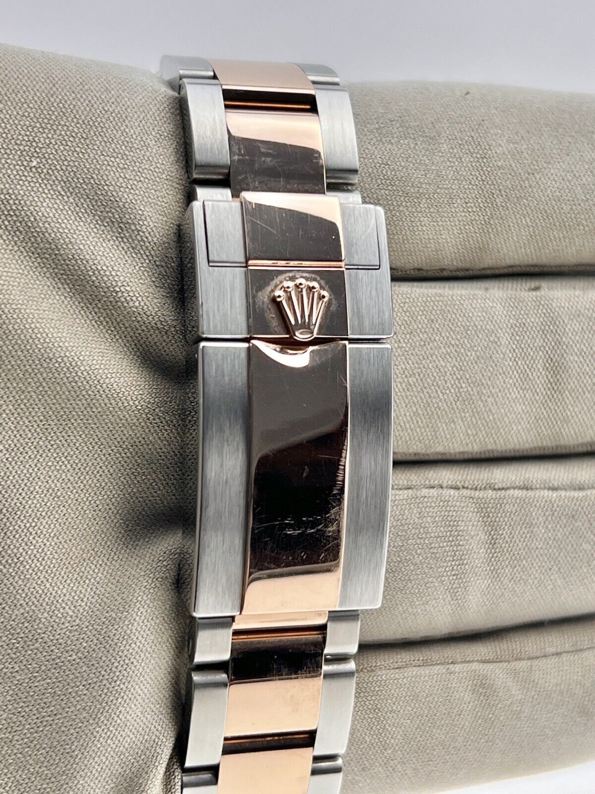 2022 Rolex GMT-Master II Two-Tone Root Beer Rose Gold 40mm Watch 126711CHNR