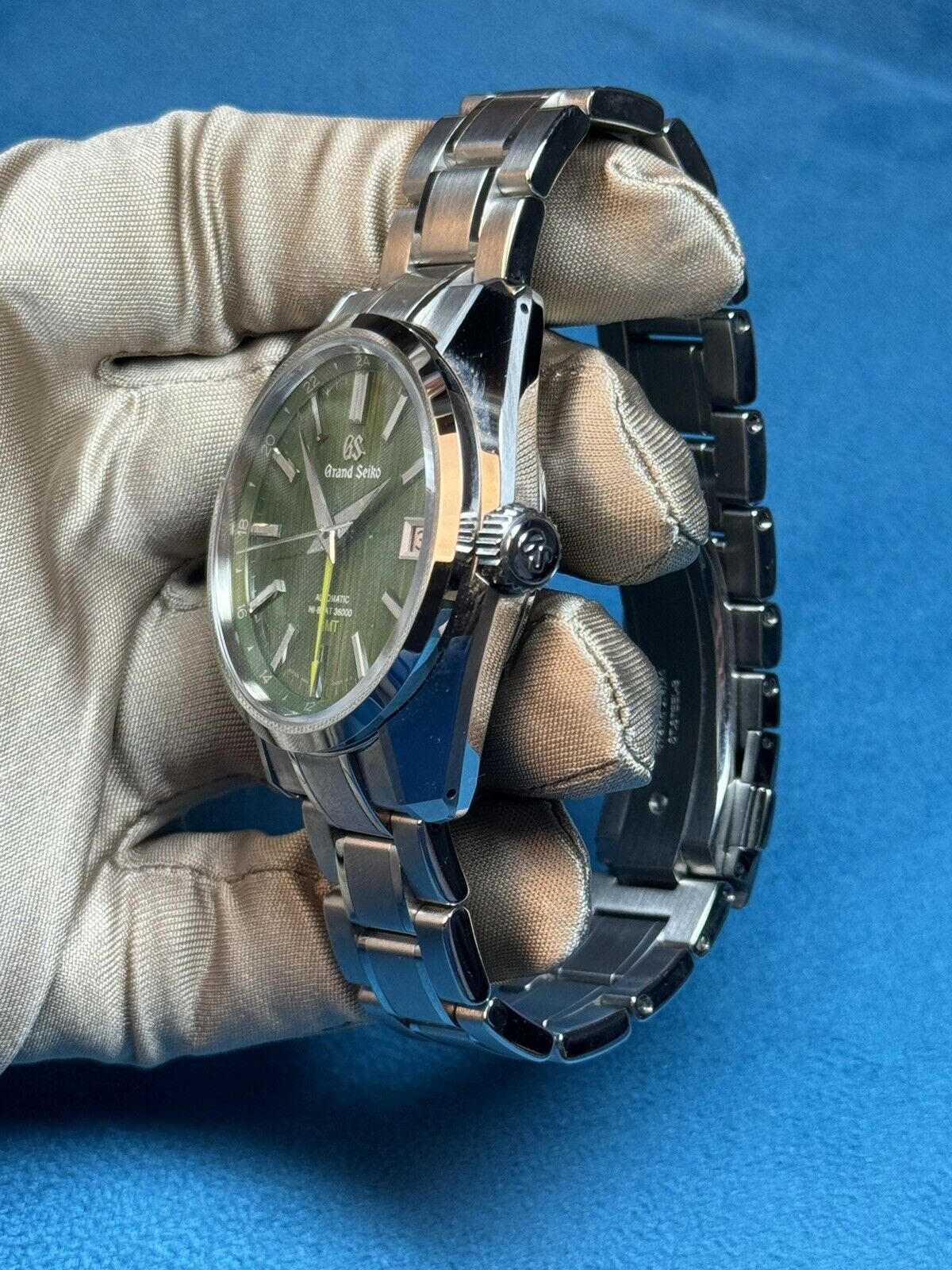 2022 Grand Seiko Heritage Bamboo Green Stainless Steel Automatic 40mm SBGJ259