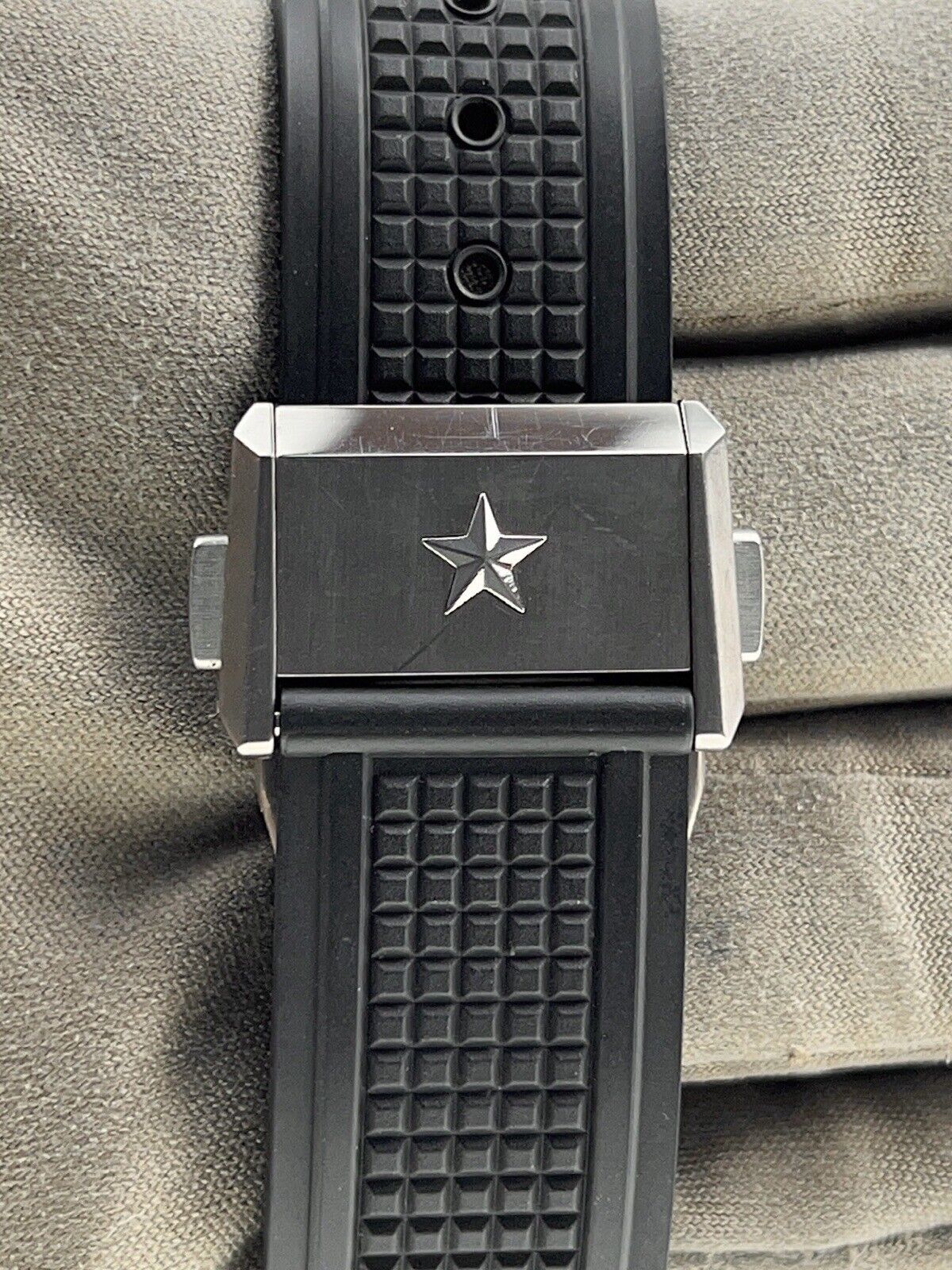 Zenith Defy Classic Titanium 41mm Automaitc Men’s Watch 95.9000.670 - Box/Paper