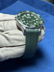 2022 Omega 210.32.42.20.10.001 Seamaster Diver 300m Green Dial Automatic B&P
