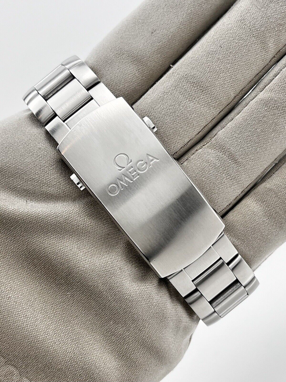 2021 OMEGA Seamaster Planet Ocean 215.30.44.21.03.001 Automatic Box And Papers