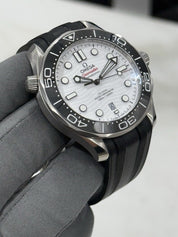 2021 Omega Seamaster Diver Steel White Dial Auto 42mm Watch 210.32.42.20.04.001