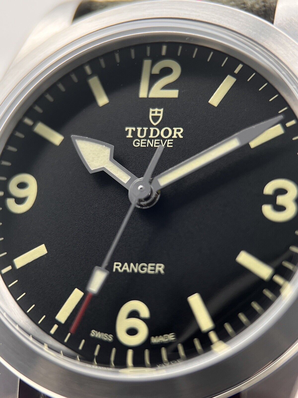 2022+ NEW Tudor Ranger Black Dial Fabric Strap Men's Watch M79950-0003