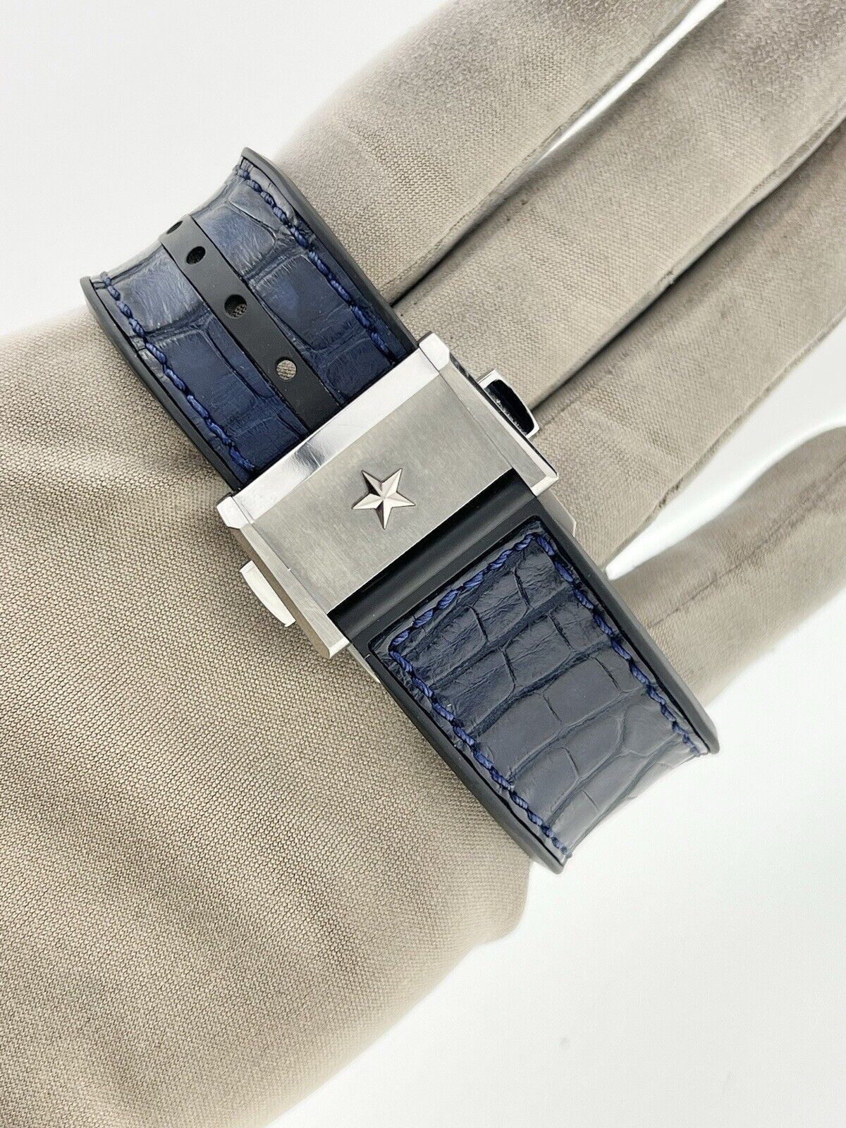 2021 Zenith Defy El Primero Titanium 44mm Automatic Men’s Watch 95.9002.9004