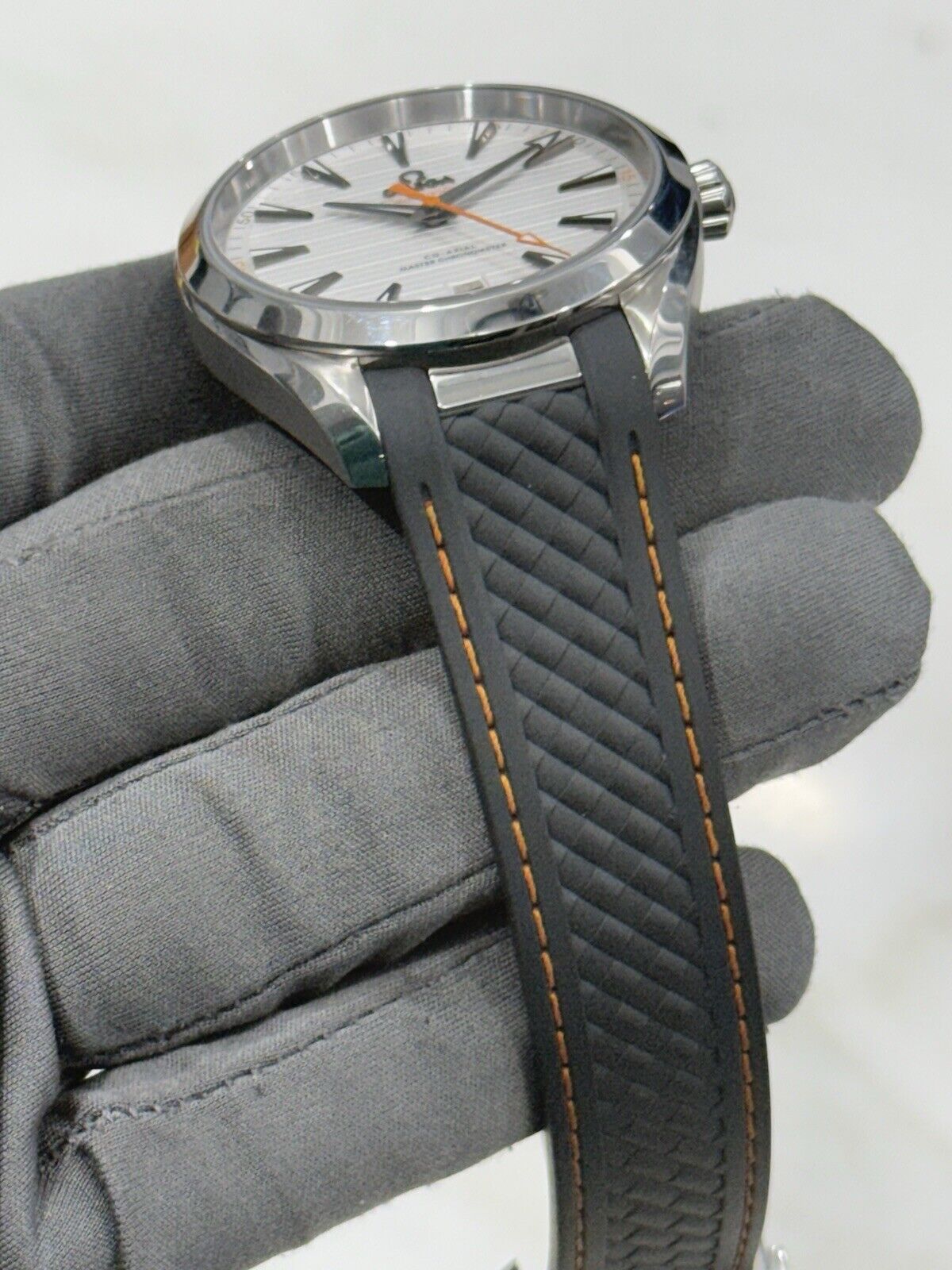 2021 Omega Seamaster Aqua Terra Automatic Rubber Strap Watch 220.12.41.21.02.002