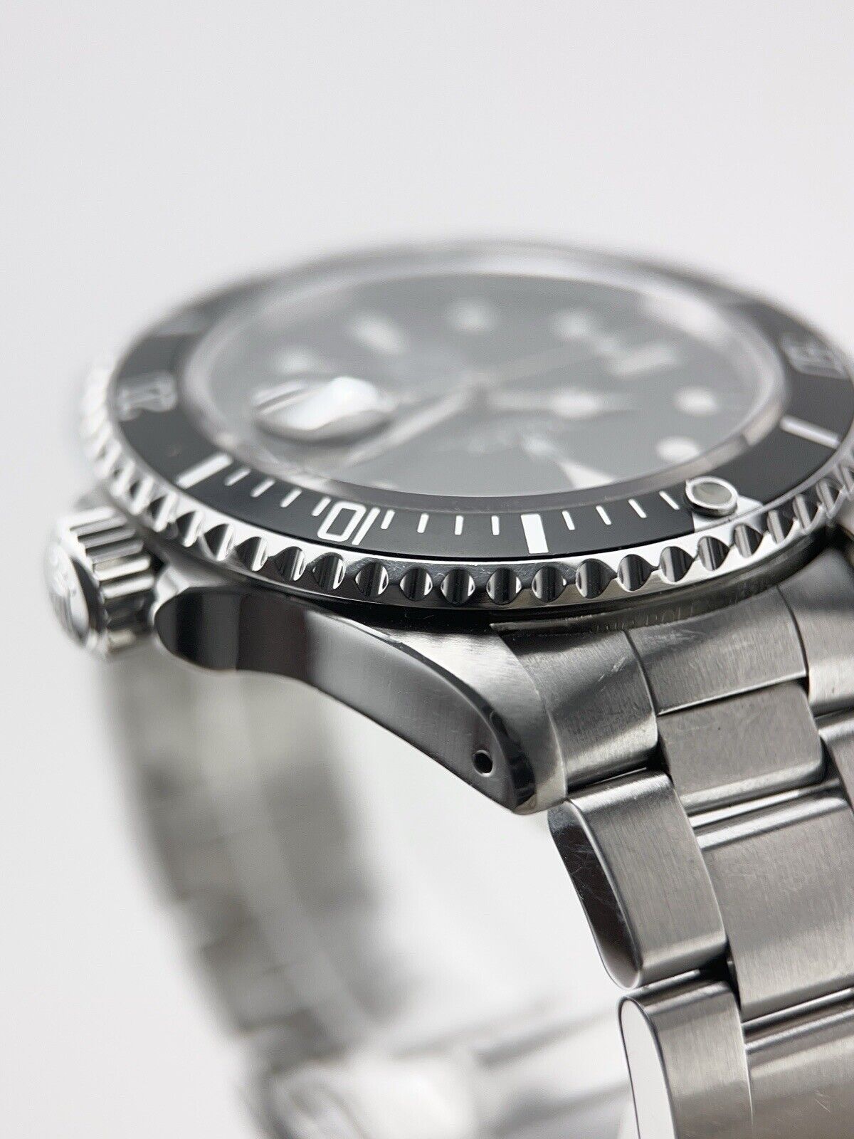 Rolex Submariner Date Stainless Steel Black 40mm Automatic Men’s Watch 16800