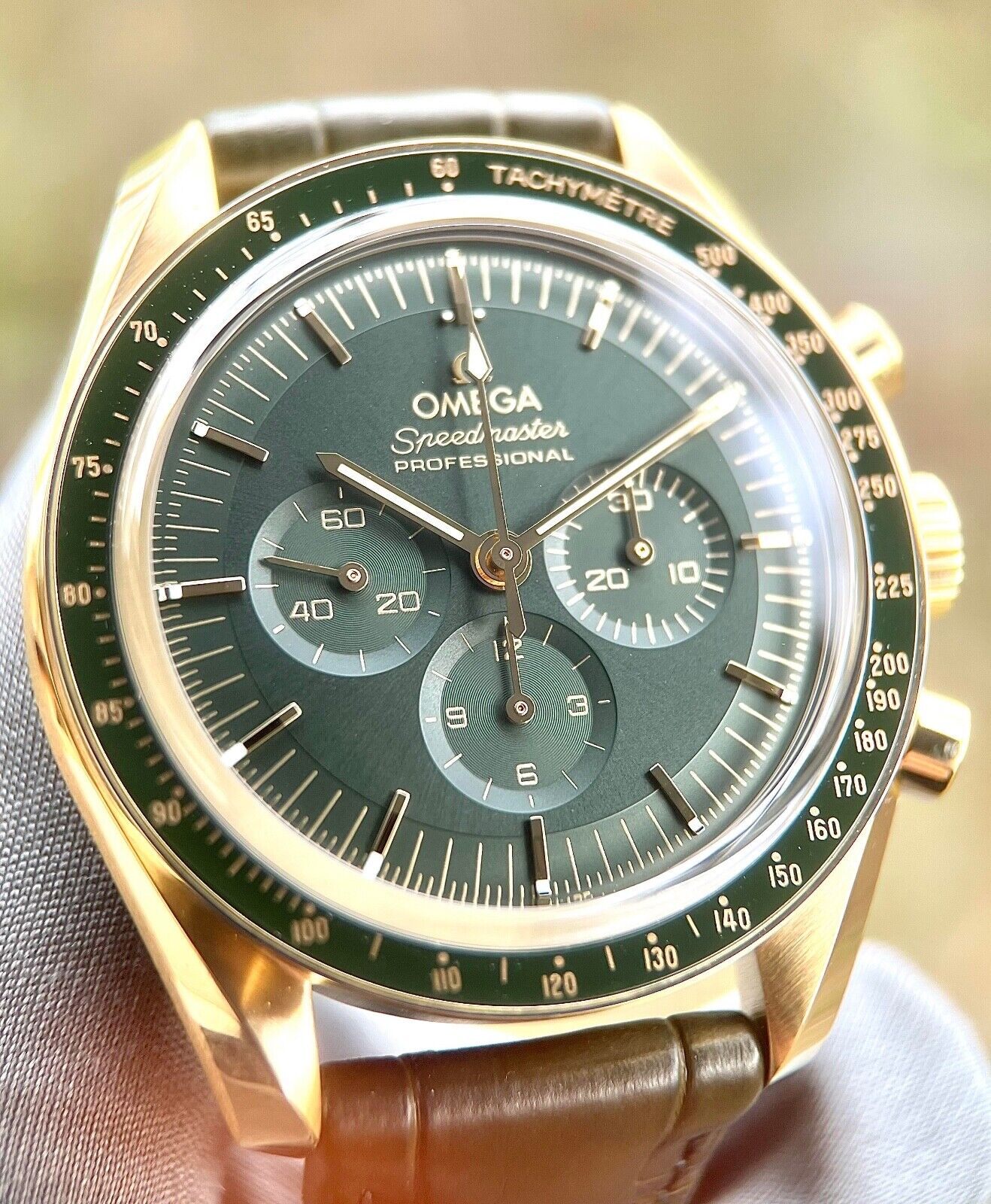 2023 NEW Omega Speedmaster Professional MOONSHINE GREEN Moonwatch B/P