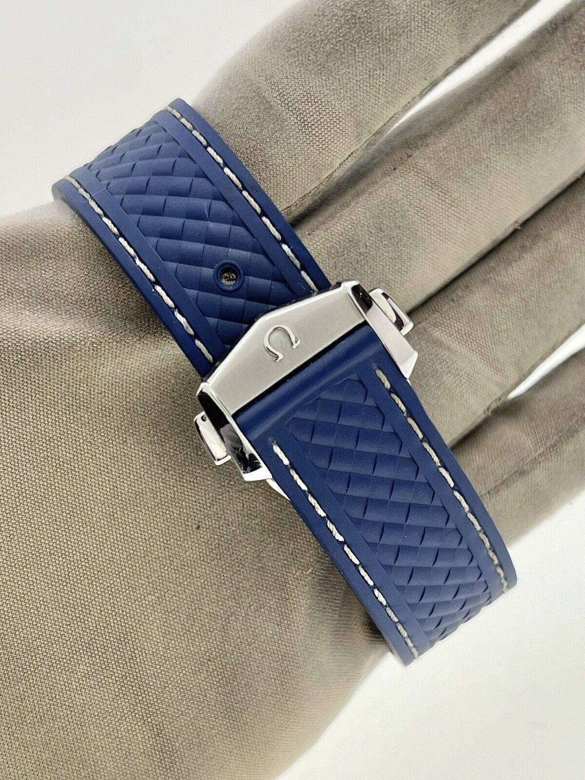 2022 Omega Seamaster Aqua Terra Steel 41mm Men's Watch 220.12.41.21.06.001