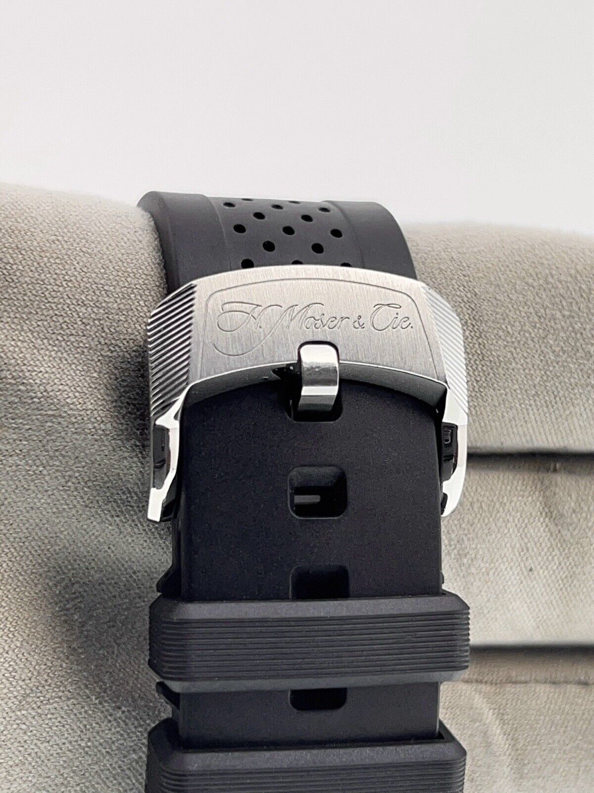 2021 H.Moser & Cie Steel 42mm Automatic Men’s Watch 3200-1214 - Box/Papers