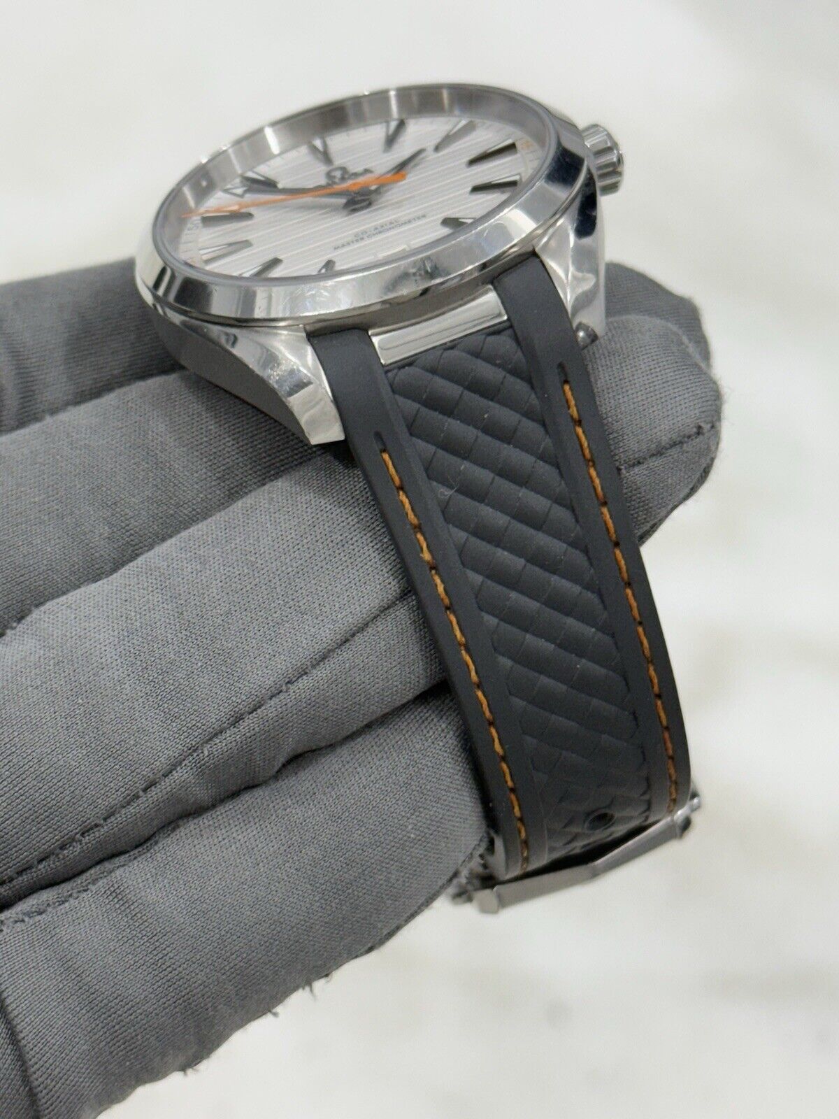 2021 Omega Seamaster Aqua Terra Automatic Rubber Watch 220.12.41.21.02.002 - B/P