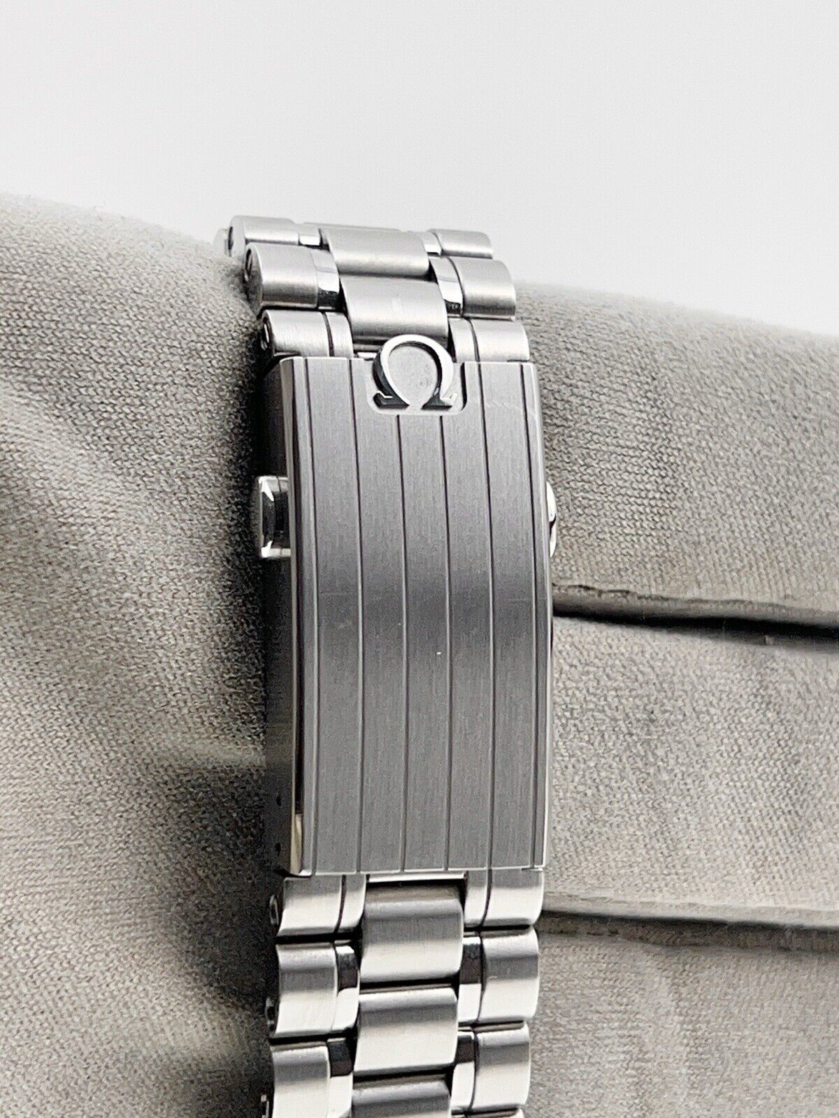 2022 Omega Speedmaster Snoopy Steel 42mm Manual Wind Watch 310.32.42.50.02.001