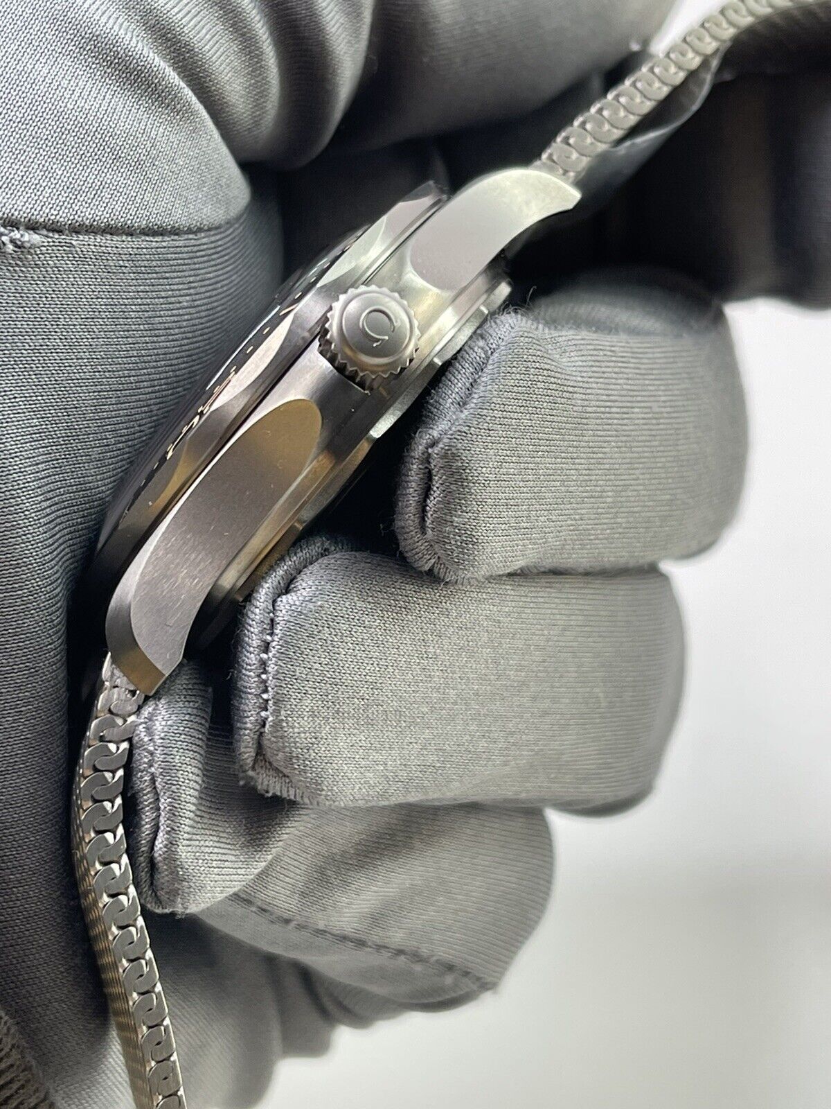 2023 BRAND NEW Omega Seamaster Titanium 007  No Time To Die 210.90.42.20.01.001