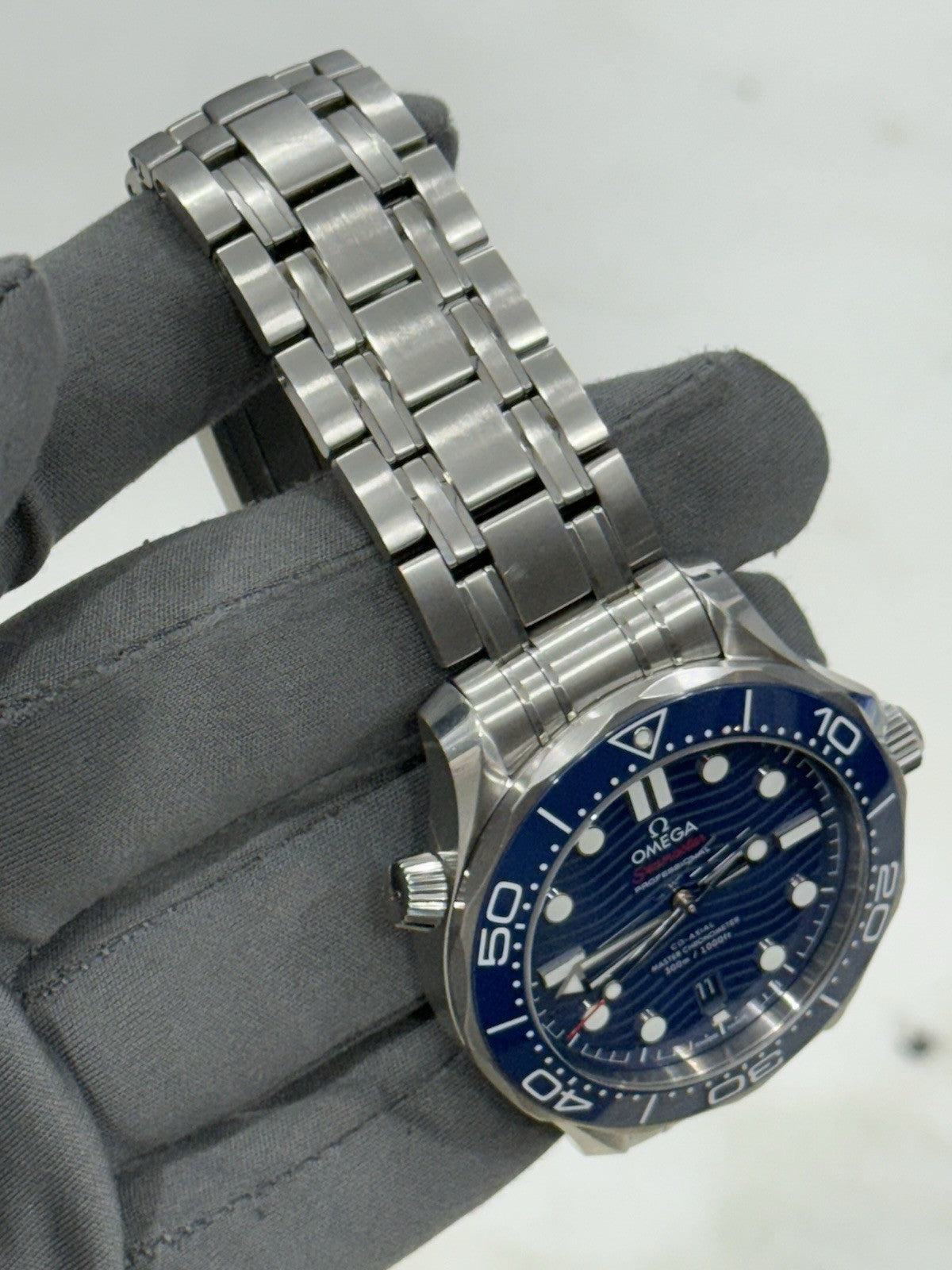 2022 Omega Seamaster Date 300m Diver Blue Ceramic Watch 210.30.42.20.03.001