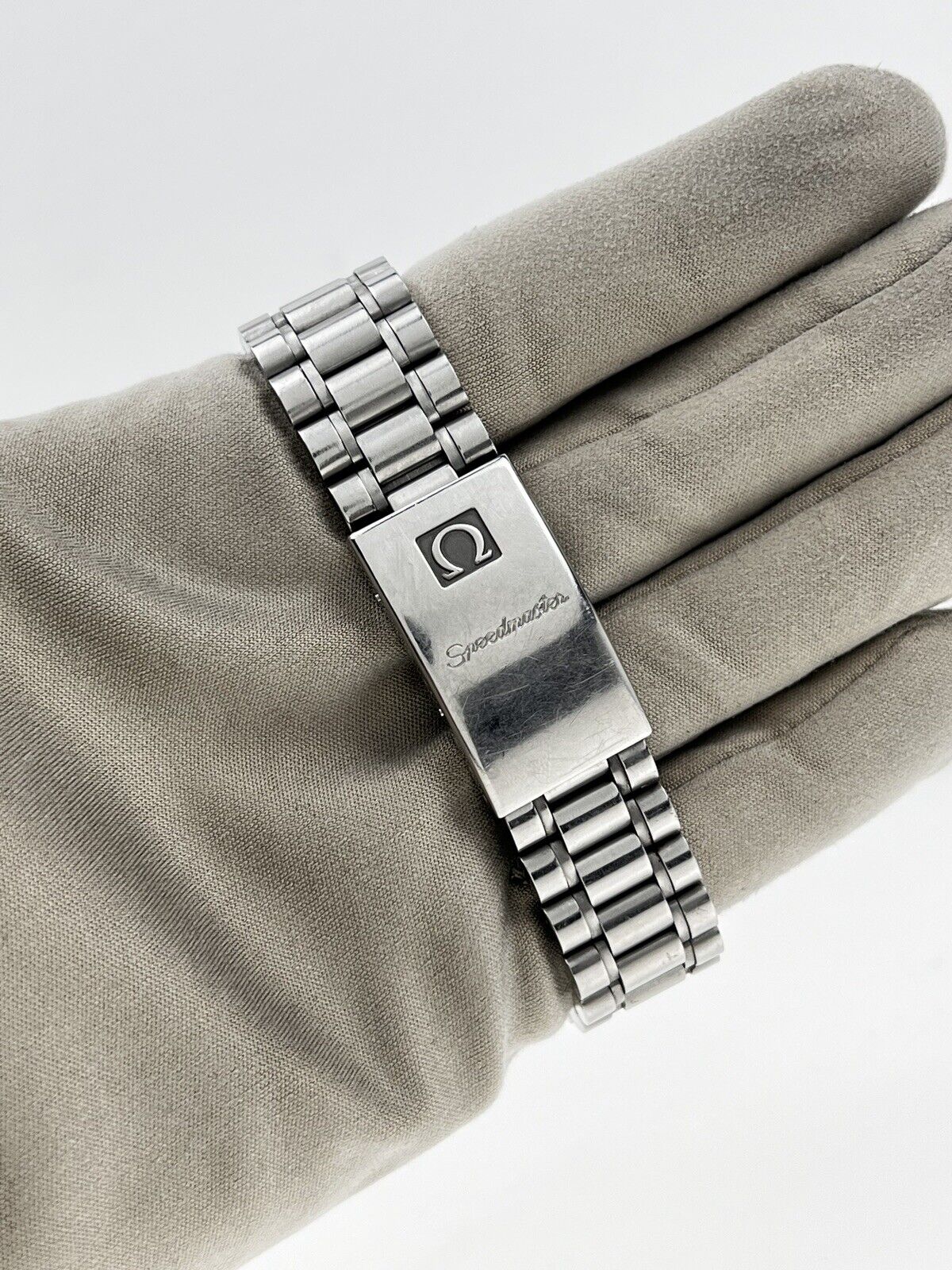 1985 Men's Omega Speedmaster Moonwatch Exhibition Back 3592.50 Apollo XI Watch