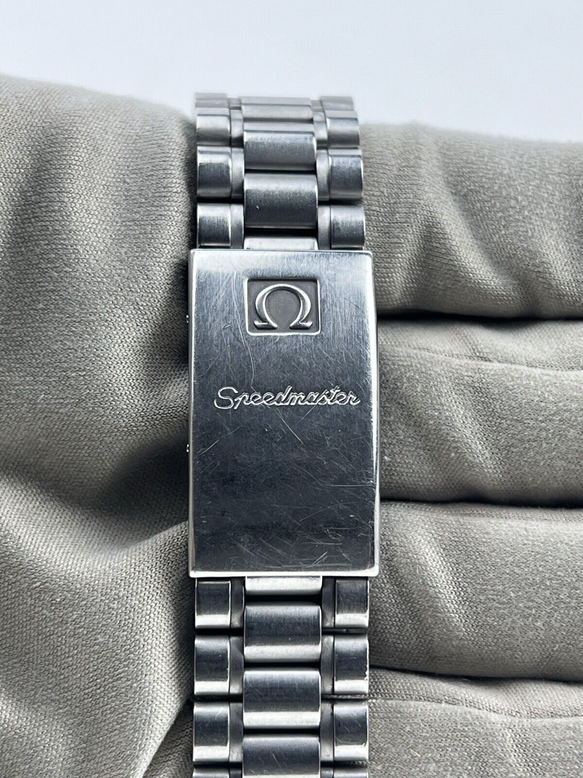 1985 Men's Omega Speedmaster Moonwatch Exhibition Back 3592.50 Apollo XI Watch