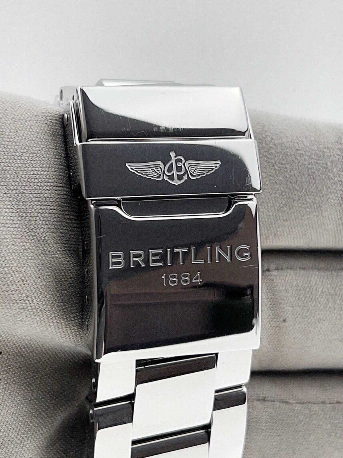 2018 Breitling Avenger II Steel Black Dial 43mm Automatic Men’s Watch A13381