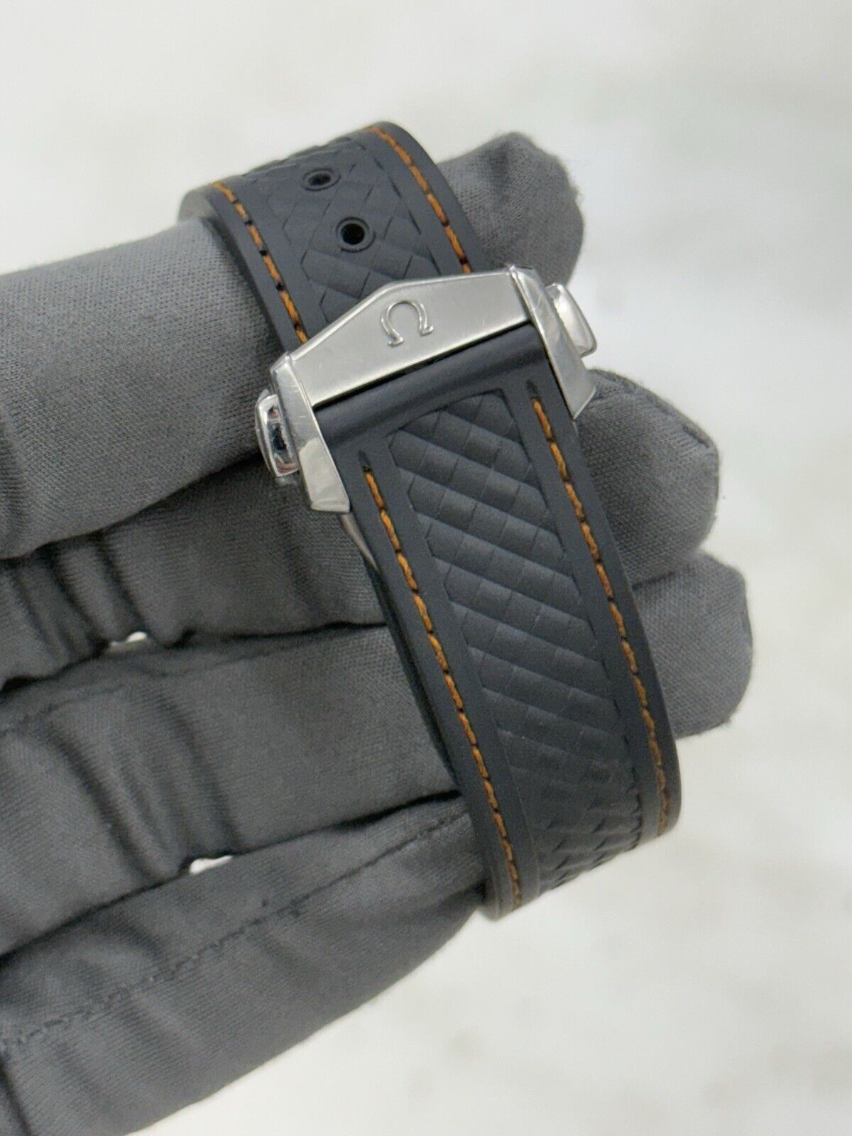 2021 Omega Seamaster Aqua Terra Automatic Rubber Watch 220.12.41.21.02.002 - B/P