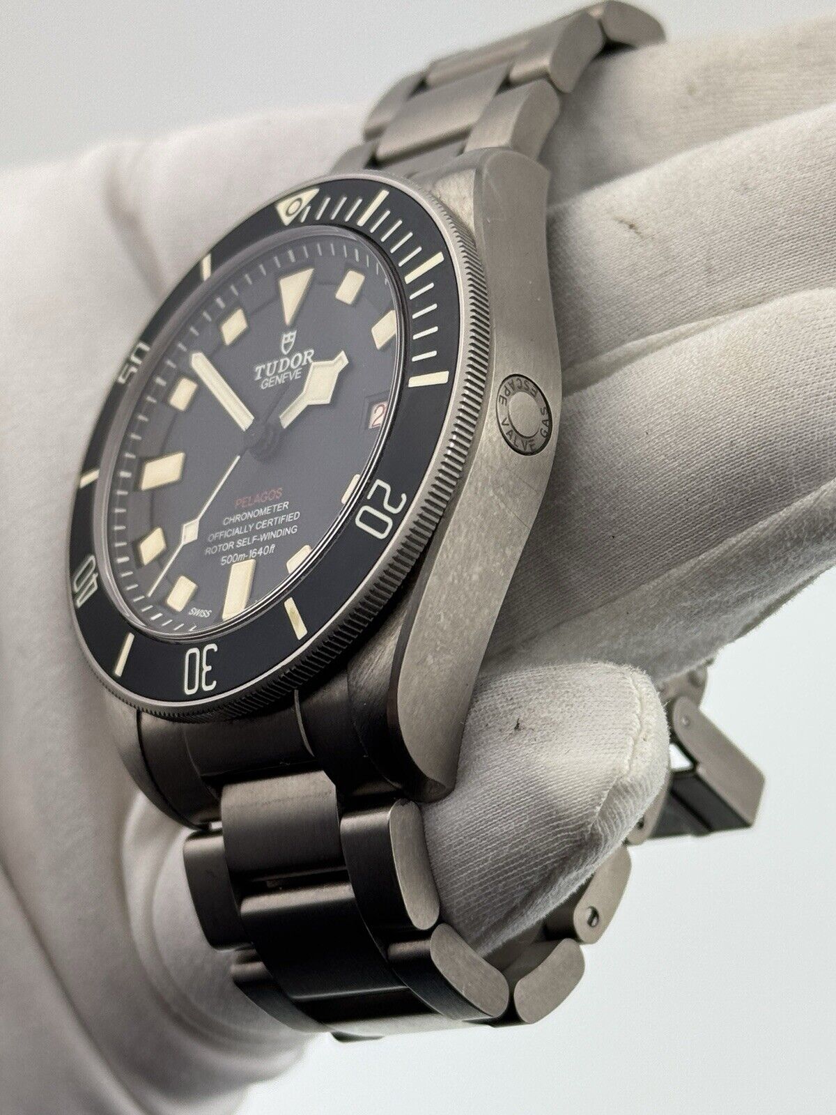 2021 Tudor Pelagos LHD Men's Black Dial 25610TNL Titanium Automatic Watch