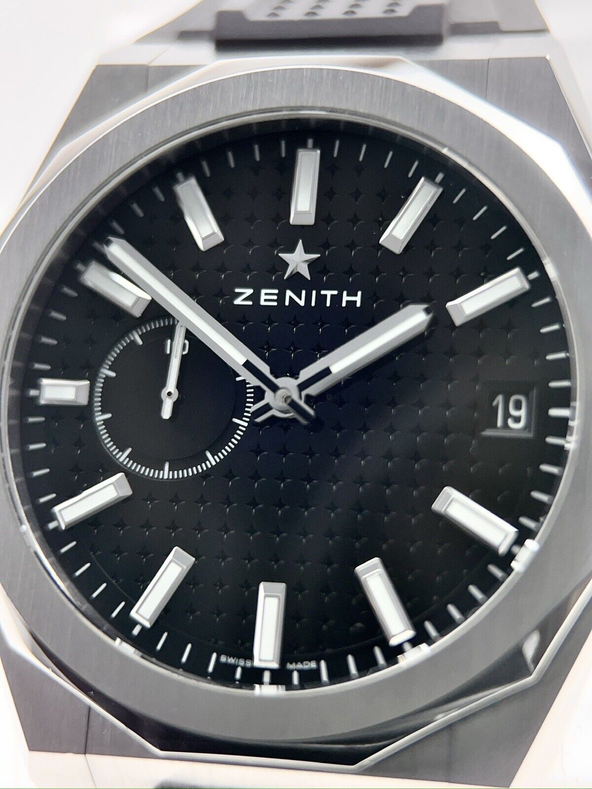 Zenith Defy Skyline Automatic 41mm Men’s Steel Watch Ref 03.9300.3620 Black Dial