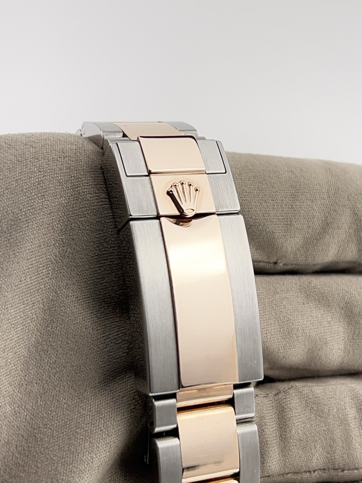 2019 Rolex GMT Master II Gold & Steel Black Dial 40mm Automatic Watch 126711CHNR